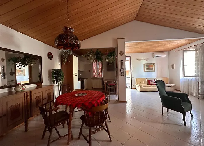 130m2 3min Walk To - Ac - Il Lupo Affitta Apartmán