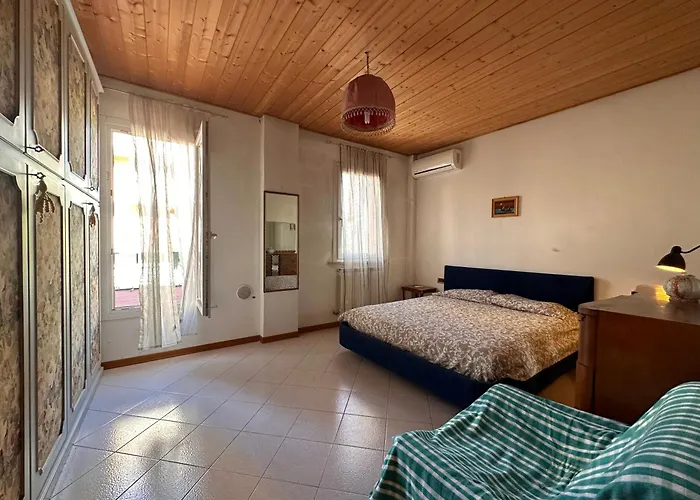 130m2 3min Walk To - Ac - Il Lupo Affitta